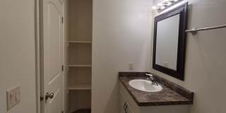 Remodeled 3 Bed / 2.5 Bath Townhome in Great Location Gallery 26