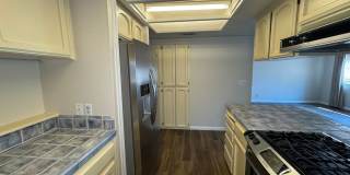 Charming very clean 3BR House in quiet Hanford Neighborhood Gallery 9