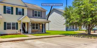 2 Bed 2.5 Bath Townhome Gallery 1