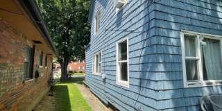 4 bedroom 1 1/2 bath single family house with yard. Gallery 52