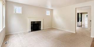 Spacious 5-Bed, 2.5-Bath Single-Family Home in Redmond Gallery 9