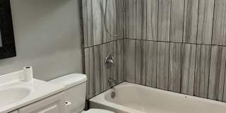 1914 South Pine Street Gallery 6