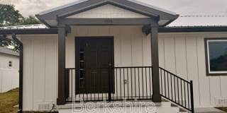 400 Avenue C, SE Gallery 1