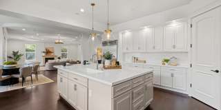 5011 Hayvenhurst Avenue Gallery 19