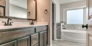 3bed/2bath Home Available in the Heart of Newcastle! Gallery 15