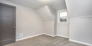 Stunning 2 bedroom home in Brookline available July 15! Gallery 16