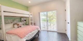 Furnished! In town! Walk to everything! Recently updated! Furnished! In town! Walk to everything! Recently updated! Gallery 19