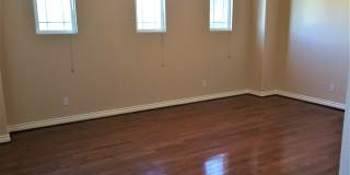 Gorgeous large single family home in Eastlake! Gallery 14