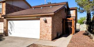 Great Two Story Eastside Townhome With Refrigerated Air Located In Quiet Well Established Neighborhood Gallery 1
