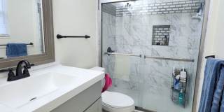 4 Bedroom Home with Large Family Room, Huge Fenced Yard, Workshop & Pool Gallery 18