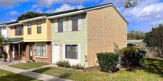 Two-Bedroom End Unit Townhome Two-Bedroom End Unit Townhome Gallery 1