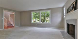 4 bd 2.5 bathroom single family home in Bellevue Gallery 6