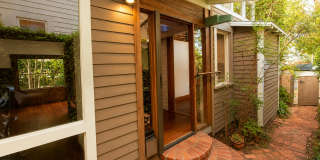 Private Venice Bungalow Near Abbot Kinney | 1BR + Office, 2 Baths, Garden Patio Gallery 4