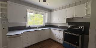 142 Grove Ave Apt C Gallery 1