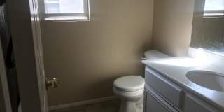 ***Move in Special $1000***Oceanside Great Location 3 Bedroom Home! Gallery 16