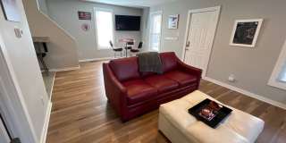 "The Porch" - ABNB, Short Term, monthly and long-term RENTAL. Famous IU Tailgate house Gallery 11
