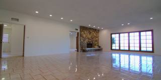 Architect’s Dream with Panoramic Valley Views in Private Calabasas Cul-de-Sac Gallery 9