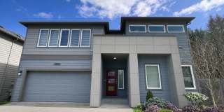 Spacious 4-Bedroom Home with Balcony and Fenced Yard in Marysville Gallery 1