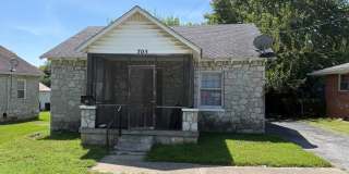 2 Bed/1 Bath House *Water Included* Gallery 1