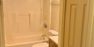 3 Bedroom / 1 Bath House in Paia town! Walking distance from the beach! Gallery 13