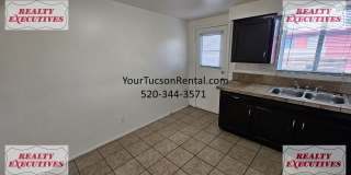 April Move in Special - Country Club & Fort Lowell area - 2 Beds 1 bath with AC Gallery 14