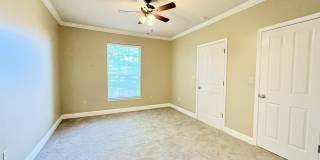 3BR Townhome Near LSU – Convenient & Spacious Gallery 12