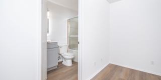 5308 Denny Ave. Gallery 11