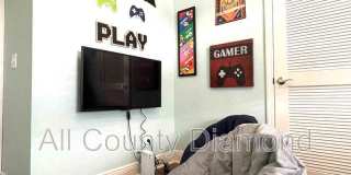 9004 Polly Ave Gallery 26