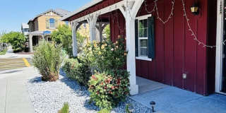 232 Hayward Lane Gallery 1