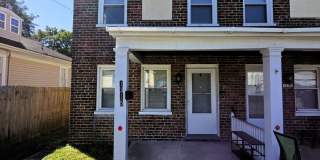 Brick Duplex with 3 bedrooms and 1 bath for rent. Gallery 1