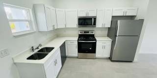 Bright & Modern 2 Bed-1 Bath Pet-Friendly Home in Desirable Lehigh Acres! Gallery 6