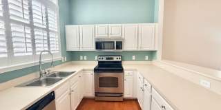 Gorgeous Plaza Midwood Townhome - Move-In Ready! Gallery 1