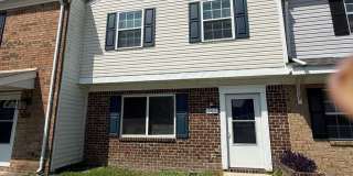 3 bedroom, 1.5 bath Townhouse. Gallery 1
