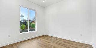 5350 1/2 Oakland Street Gallery 10