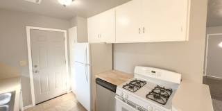 Charming 2 Bed Home in The Village! Gallery 12