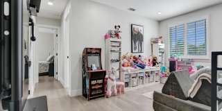 2800 W Aviary Drive Gallery 36