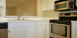 Spacious 2bd 2bth home with bonus Florida room! Gallery 12