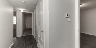 Colonial Apartments Gallery 63