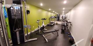 Nice 1 bed in Brookline Gallery 1