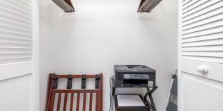Fully Furnished Cottage by Yale Fully Furnished Cottage by Yale Gallery 1