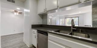 Gorgeous 2 Bed/2 bath apartment in excellent Sherman Oaks area! Gallery 14