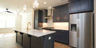 COMING SOON |3 BR/4.5B Newly Renovated Townhome | • 1-car garage |Loft Bonus Room w/Rooftop terrace| In Dilworth! Gallery 10
