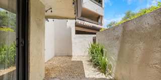Charming 2BR Condo in Miami Gallery 34