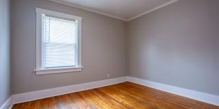 2 Bedroom / 1 Bath Duplex with Garage in Askarben! Gallery 13
