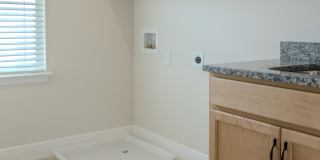 16705 Victoria Grove Alley Gallery 26