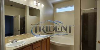 3-bedroom 2-bath home with den located in Edgewater Gallery 22
