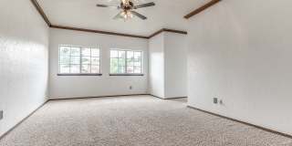 Spacious Home + East Edmond + 4 bedrooms Gallery 39