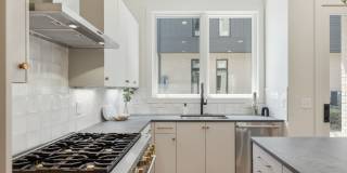 Salemtown Townhome Near Downtown | Screened Patio, Fenced Yard & 2 Parking Spaces Gallery 16