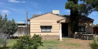 Beautifully cared for 2 bed 1 bath home located in NE Heights in Albuquerque. Beautifully cared for 2 bed 1 bath home located in NE Heights in Albuquerque. Gallery 1