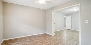 6106 VANCE JACKSON RD Gallery 21